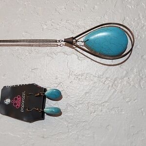 PAPARAZZI Costume Faux Turquoise Neckalace and Earrings